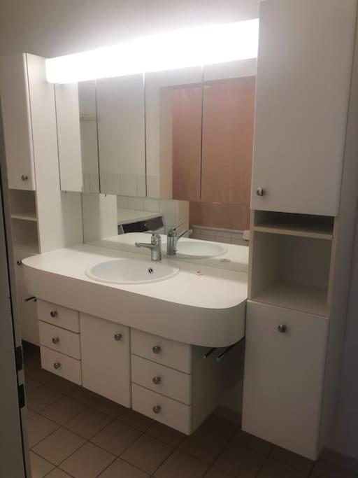 Executive 1br Flat, Center - Hammer 3 *